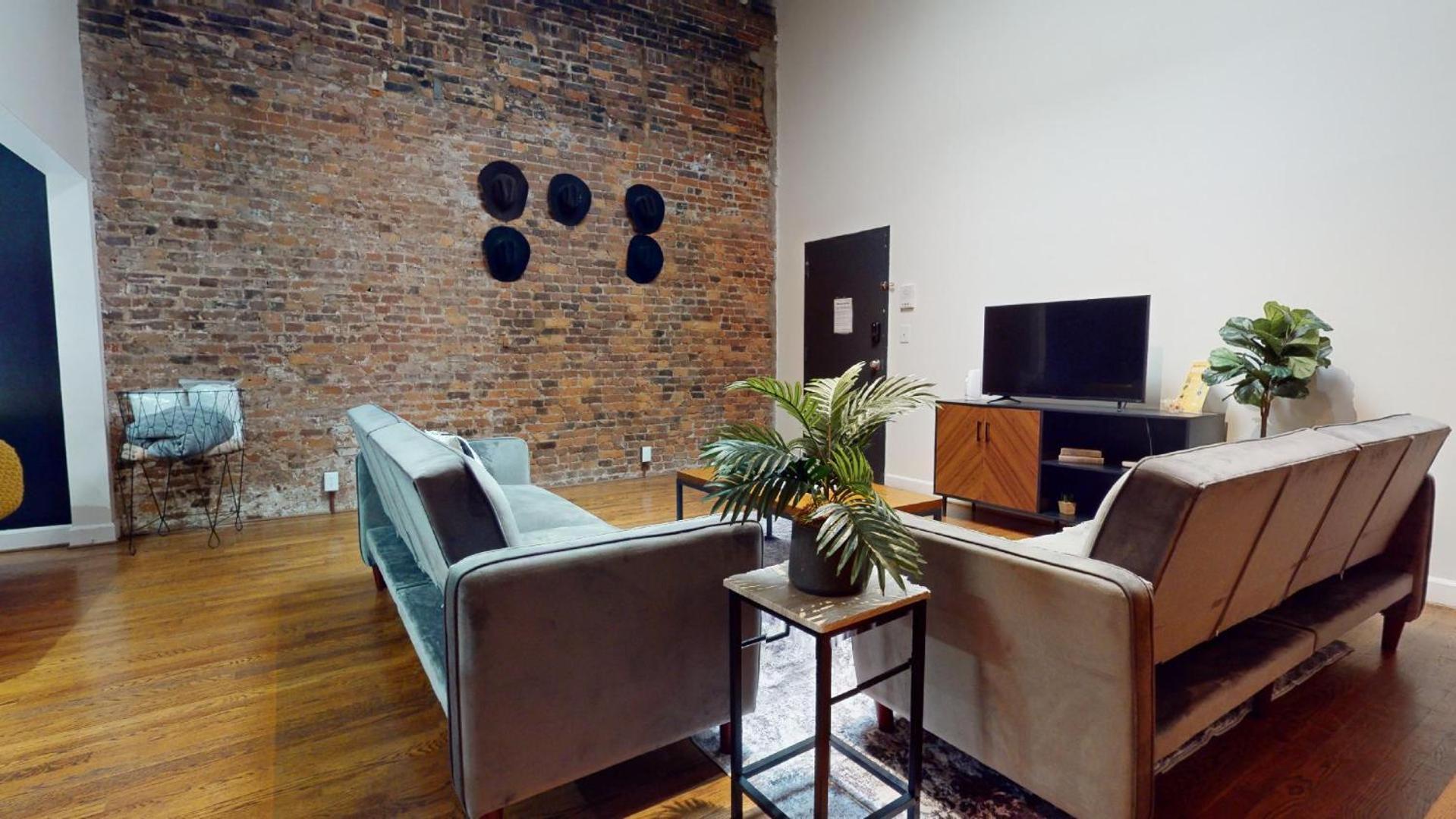 The Lofts At 107 *