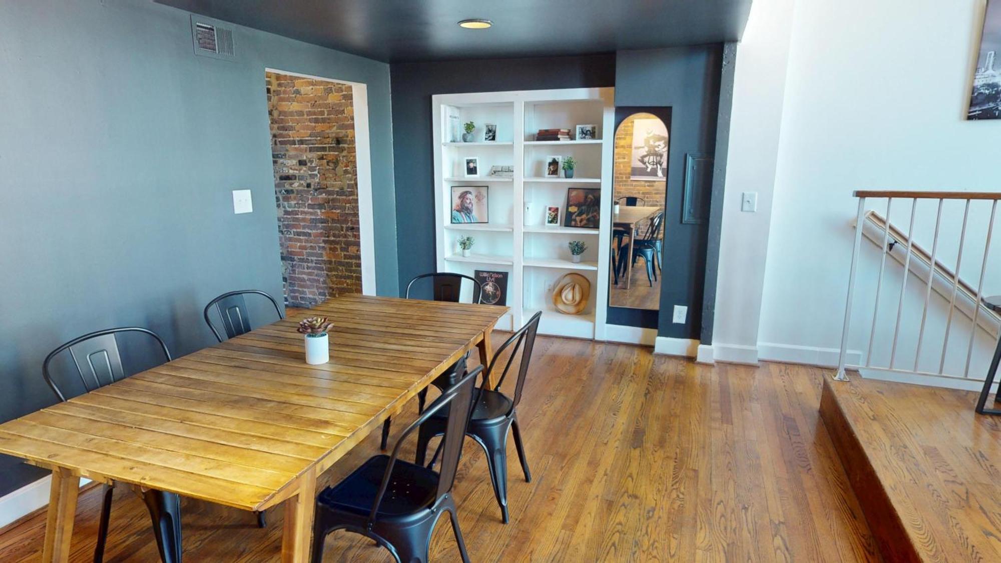 The Lofts At 107 *